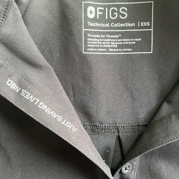 Figs Technical Collection Rafaela Oversized Scrub Top - Picture 3 of 4